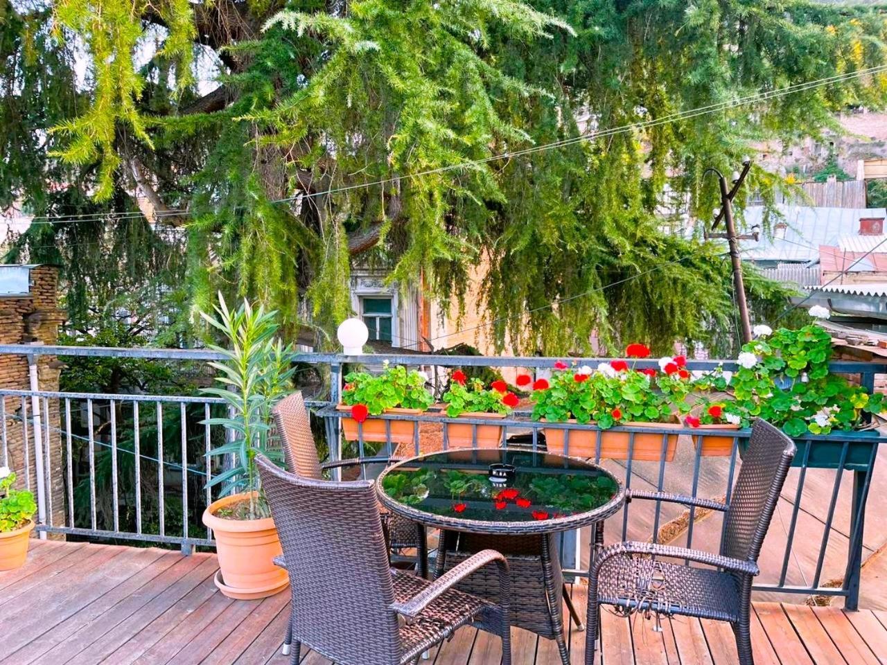 Georgian Guest House On Asatiani Tbilisi Eksteriør bilde